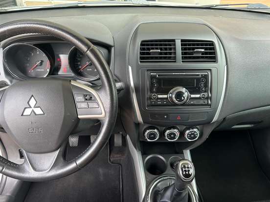 MITSUBISHI-ASX-2015