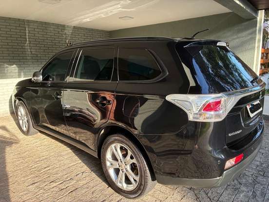 MITSUBISHI-OUTLANDER-2.0 16V GASOLINA 4P AUTOMÁTICO MITSUBISHI-OUTLANDER-2013