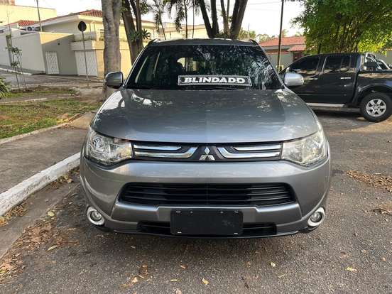 MITSUBISHI-OUTLANDER-2014