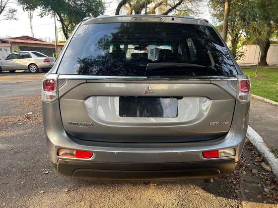 MITSUBISHI-OUTLANDER-2014