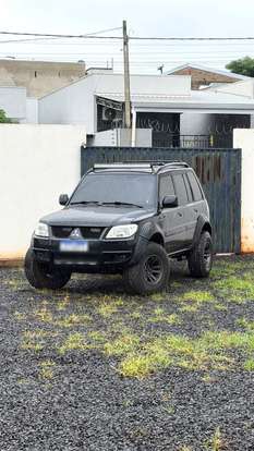 MITSUBISHI-PAJERO-2009