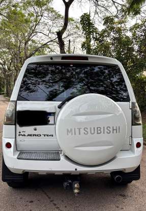 MITSUBISHI-PAJERO TR4-2013