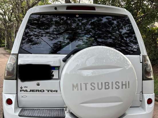 MITSUBISHI-PAJERO TR4-2.0 4X4 16V 140CV FLEX 4P AUTOMÁTICO MITSUBISHI-PAJERO TR4-2013