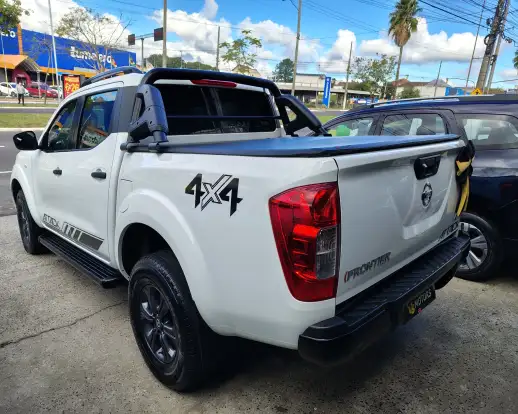 NISSAN-FRONTIER-2021