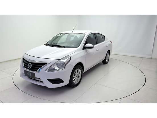 NISSAN-VERSA-2017