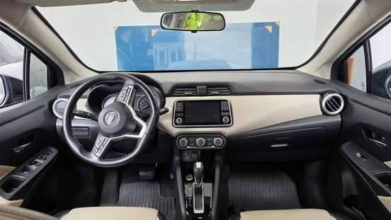 NISSAN-VERSA-2022