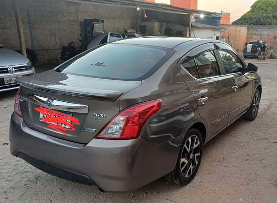 NISSAN-VERSA-2016