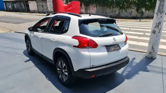 PEUGEOT-2008-2021