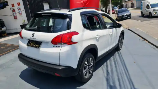 PEUGEOT-2008-2021