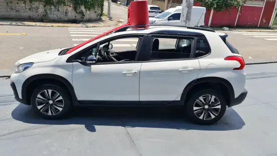 PEUGEOT-2008-2021