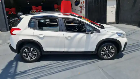 PEUGEOT-2008-2021