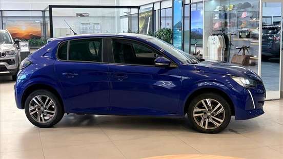 PEUGEOT-208-2021