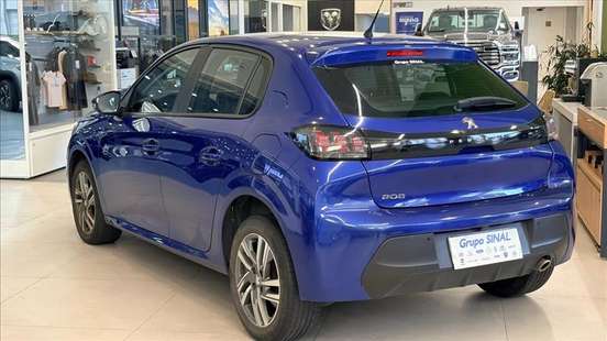 PEUGEOT-208-2021