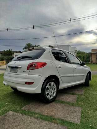 PEUGEOT-207-2014