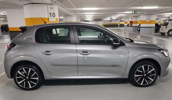 PEUGEOT-208-2023