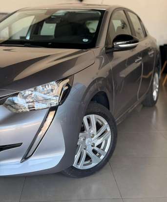PEUGEOT-208-2023