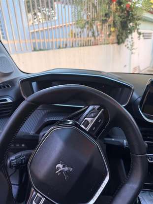 PEUGEOT-208-2020