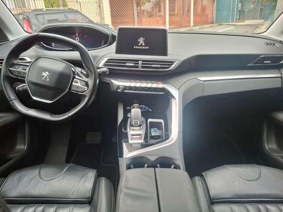 PEUGEOT-3008-2018