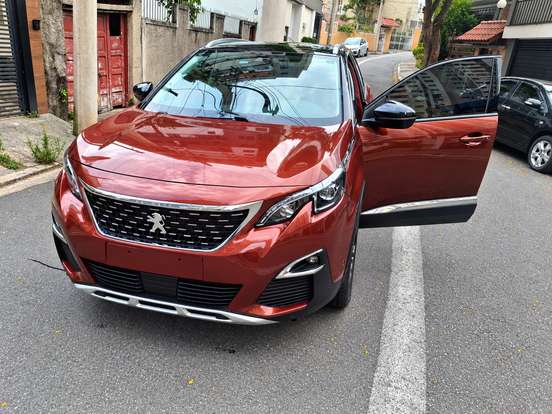 PEUGEOT-3008-2018