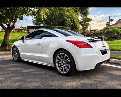 PEUGEOT-RCZ-2012