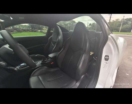 PEUGEOT-RCZ-2012