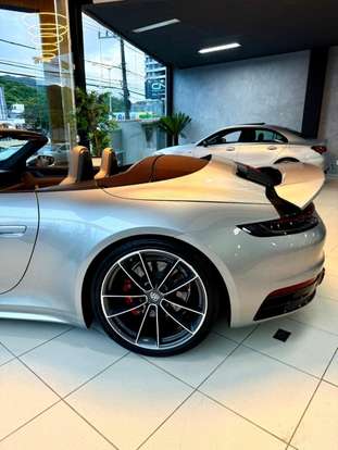 PORSCHE-911-2020