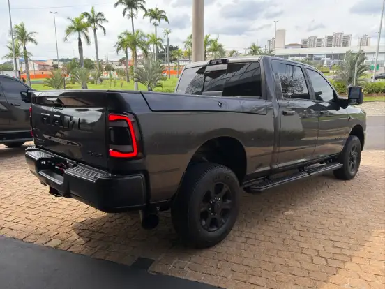 RAM-2500-6.7 I6 TURBO DIESEL LARAMIE CD 4X4 AUTOMÁTICO RAM-2500-2023