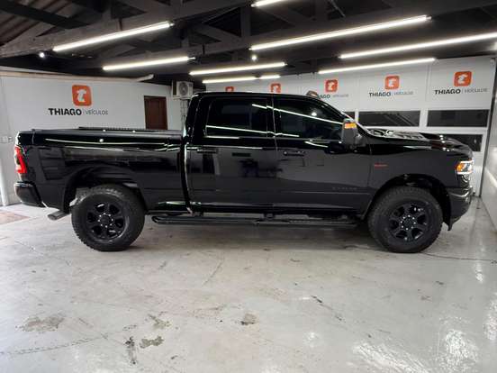 RAM-2500-6.7 I6 TURBO DIESEL LARAMIE CD 4X4 AUTOMÁTICO RAM-2500-2024