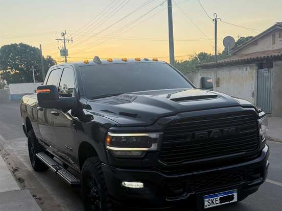 RAM-2500-6.7 I6 TURBO DIESEL LARAMIE NIGHT EDITION CD 4X4 AUTOMÁTICO RAM-2500-2024