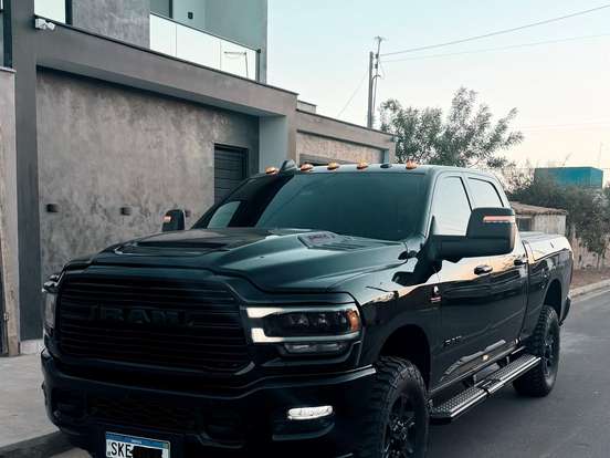 RAM-2500-6.7 I6 TURBO DIESEL LARAMIE NIGHT EDITION CD 4X4 AUTOMÁTICO RAM-2500-2024