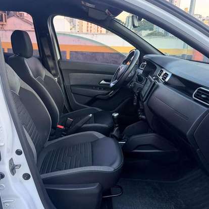 RENAULT-DUSTER-2023