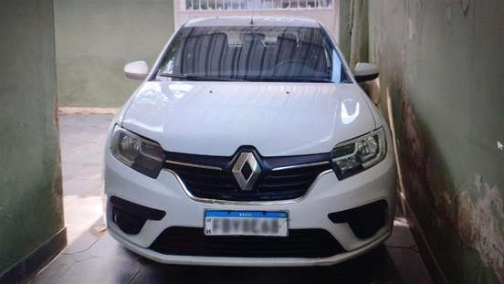 RENAULT-LOGAN-2021