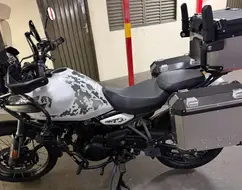 ROYAL ENFIELD HIMALAYAN 450 KAMET WHITE ROYAL ENFIELD HIMALAYAN 450 KAMET WHITE