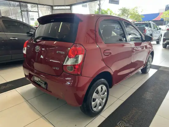 TOYOTA-ETIOS-2016