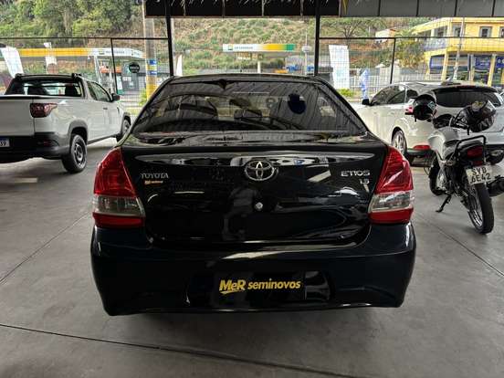 TOYOTA-ETIOS-2018