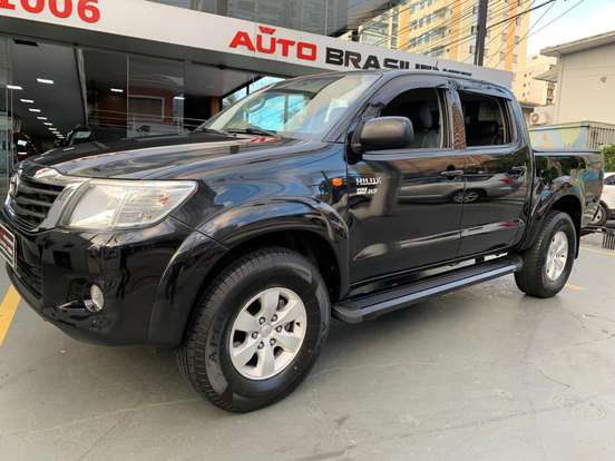 TOYOTA-HILUX-2012