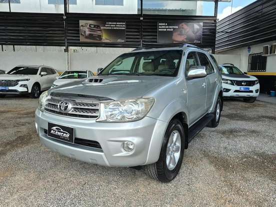 TOYOTA-HILUX SW4-2010
