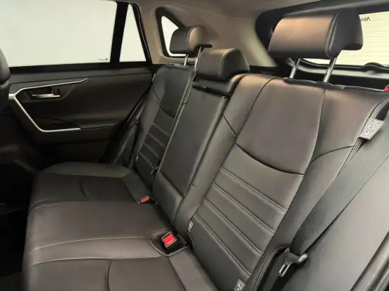 TOYOTA-RAV4-2024