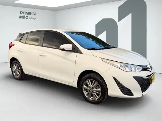 TOYOTA-YARIS-2021