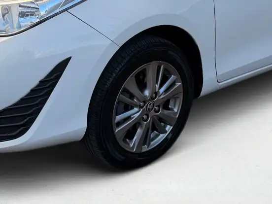 TOYOTA-YARIS-2021