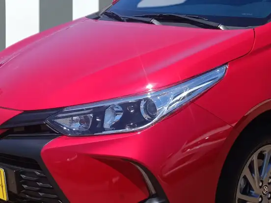 TOYOTA-YARIS-2023