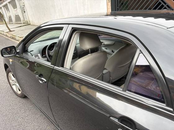 TOYOTA COROLLA 1.8 GLI 16V FLEX 4P AUTOMÁTICO