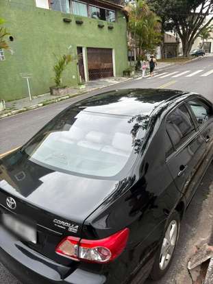 TOYOTA-COROLLA-2011