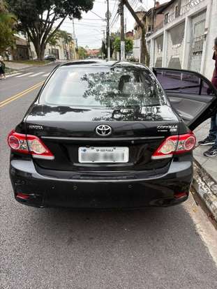 TOYOTA-COROLLA-2011