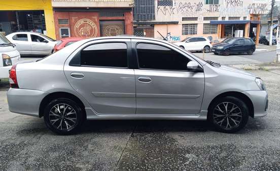 TOYOTA-ETIOS-2017