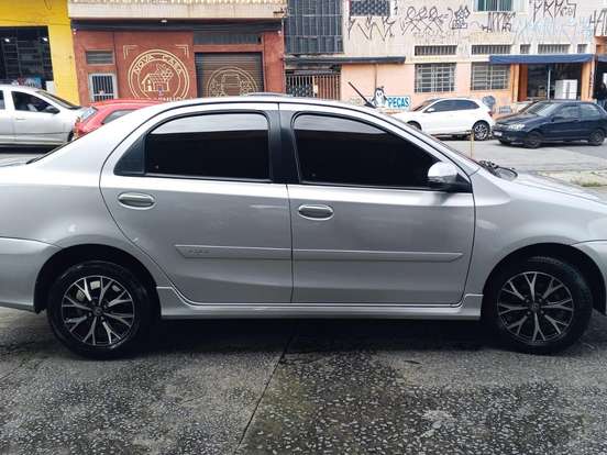 TOYOTA-ETIOS-1.5 PLATINUM SEDAN 16V FLEX 4P AUTOMÁTICO TOYOTA-ETIOS-2017