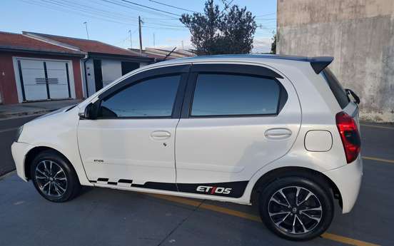 TOYOTA-ETIOS-1.5 XLS 16V FLEX 4P MANUAL TOYOTA-ETIOS-2014