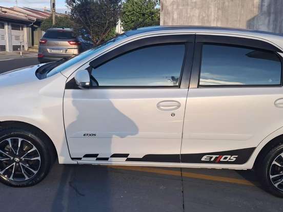 TOYOTA-ETIOS-1.5 XLS 16V FLEX 4P MANUAL TOYOTA-ETIOS-2014
