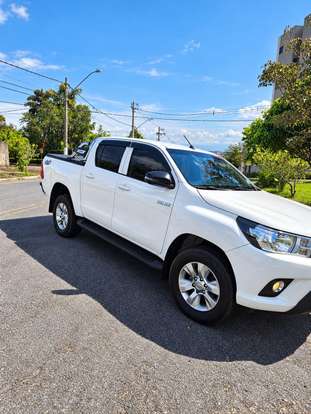 TOYOTA-HILUX-2020