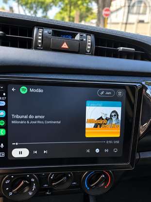 TOYOTA-HILUX-2020